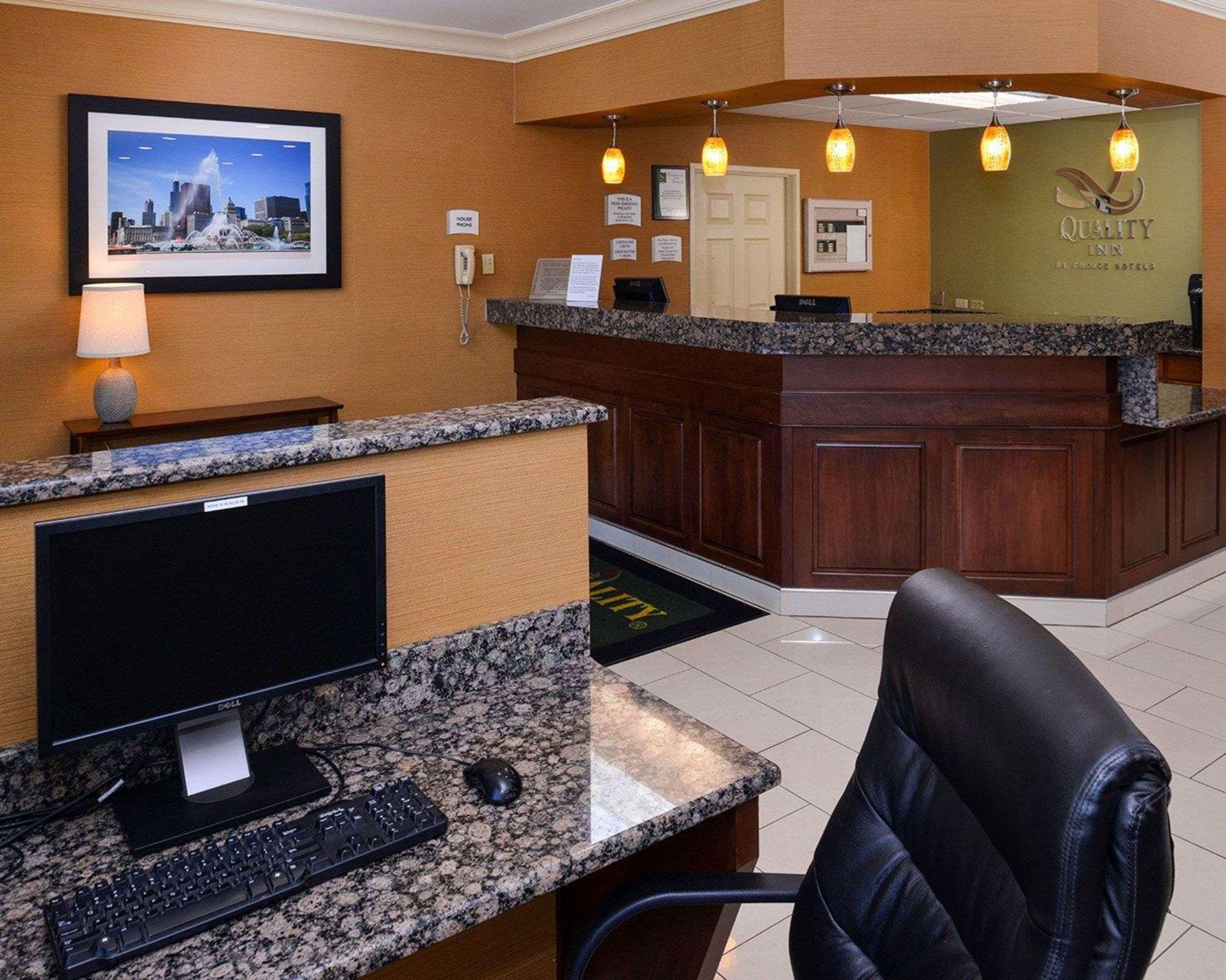Mainstay Suites Joliet I-80 Bagian luar foto